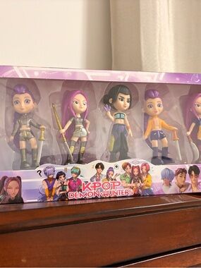 K-Pop Demon Hunters Purple & Pink Collectible Figure Set - 5-Pack